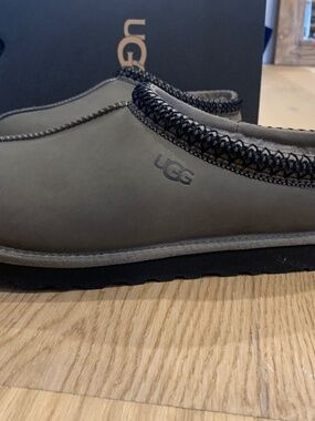 UGG TASMAN II NUBUCK Mens size 11 - Dried Oregano